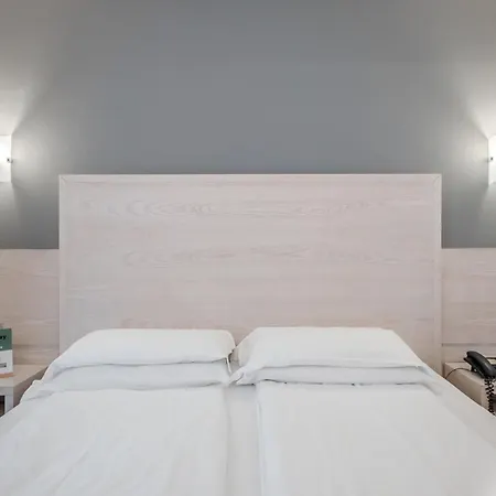 Hotel Hotiday Collection - Torbole 4*