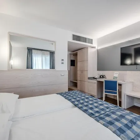 Hotel Hotiday Collection - Torbole 4*